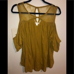 Xhilaration cold shoulder top